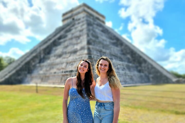 Chichen Itza, Buffet Lunch, Cenote, Tequila Tasting & Valladolid English Tour image