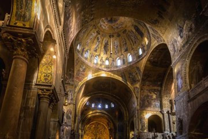 St. Mark's Basilica: guided visit & seat inside - Skip the Line image