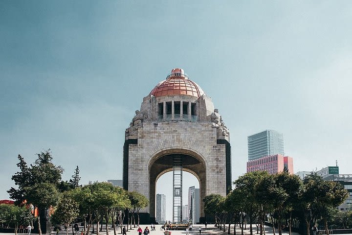 Ancient and modern Mexico city tour image