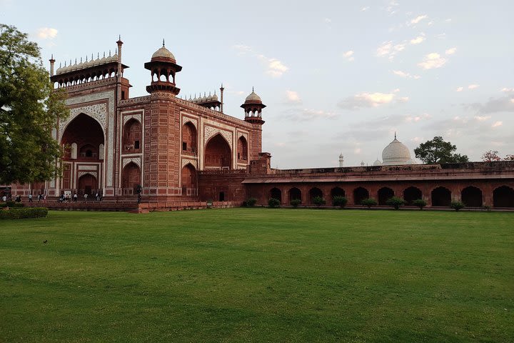 Private Agra Day Trip Taj Mahal Sunrise Tour From Delhi image