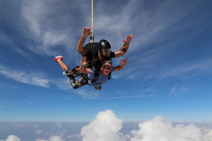 Abu Dhabi Tandem Skydive from 13,000 feet image