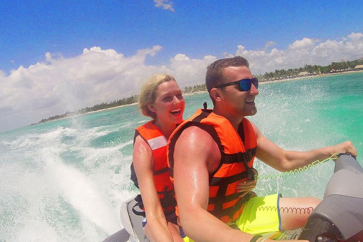 Waverunner Ride in Cancun image