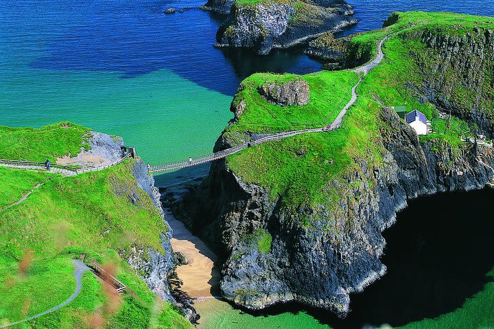 Giant's Causeway Tour including Game of Thrones Sites from Belfast image