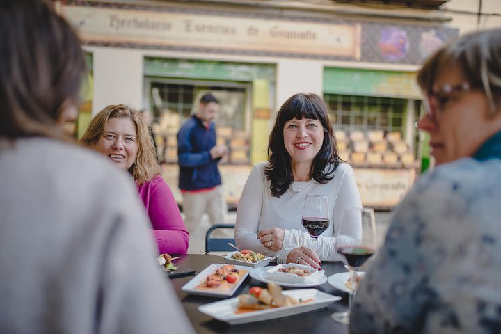 Granada Tapas and wine tour! image