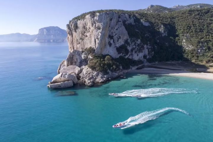 Balade en bateau semi-rigide dans le golfe d'Orosei image