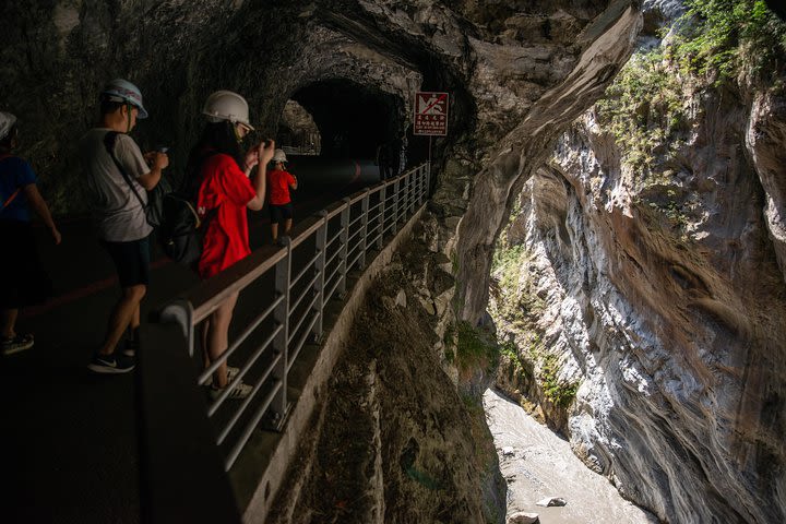 Sightseeing in Taroko National Park(departure with 2 ppl./8hr day tour) image