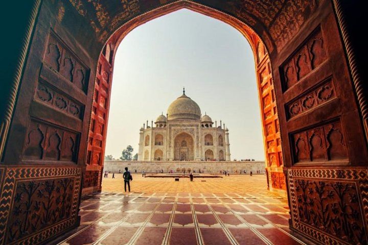 Agra Day Tour of Taj Mahal and Agra Fort by Superfast Train- All Inclusive image