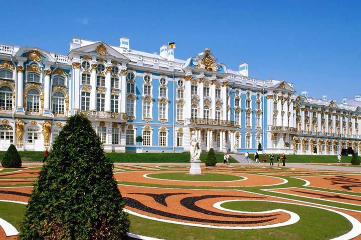 St Petersburg Shore Excursion: All-inclusive Visa-Free 2-day Tour image