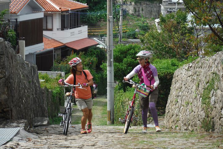 Okinawa cycling tour leisurely ride in Naha city image