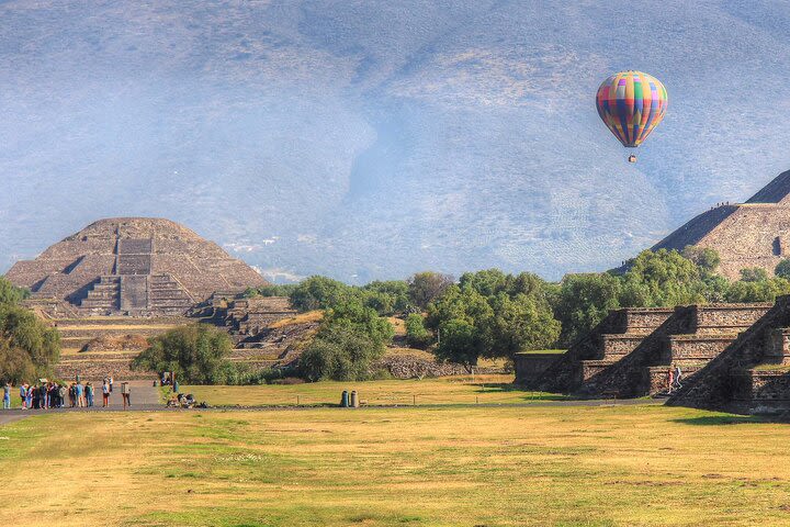 Discover the Amazing Pyramids of Teotihuacan and Guadalupe Shrine, with Lunch image