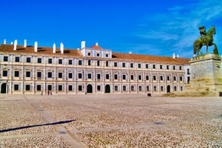 Visit to the Historical and Architectural Heritage in Vila Viçosa image