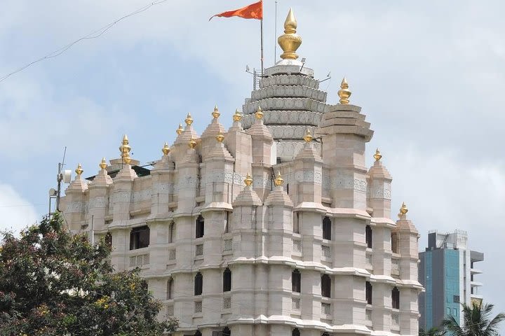 Mumbai Temple Tour in Private Vehicle image