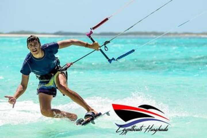 Private 3 to 6 h Kitesurfing trip in Abu Minqar Island - Equipment not included image