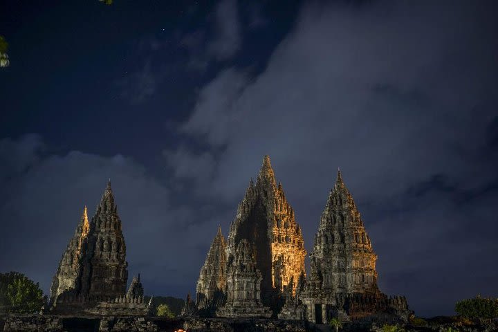 Prambanan Temple (Sunset) – Ramayana Ballet image