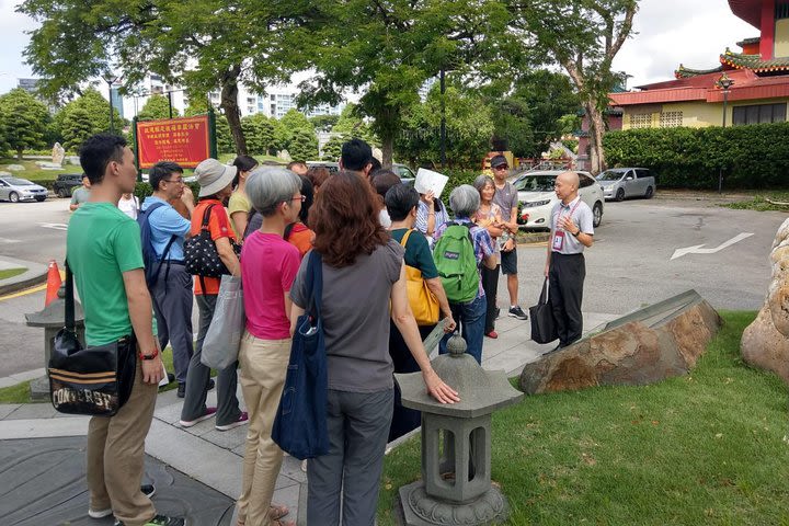 Singapore National Monument - Lian Shan Shuang Lin Monastery (Private Tour) image