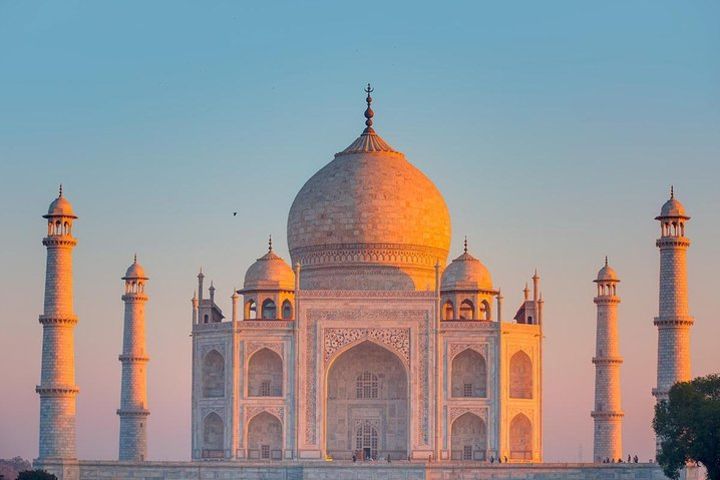 Day Tour Taj Mahal From Hyderabad image