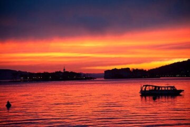 Stresa: Lake Maggiore and Borromean Islands Sunset Cruise  image