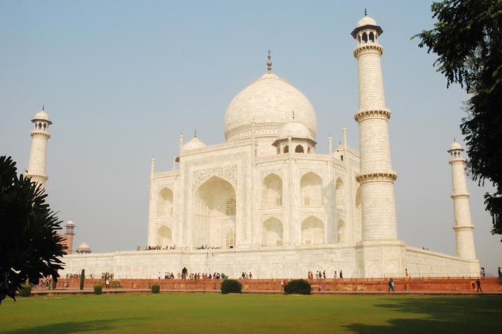 Private Transfer Jaipur From Agra With Taj Sunrise Agra Fort and Fateh Pur Sikri image