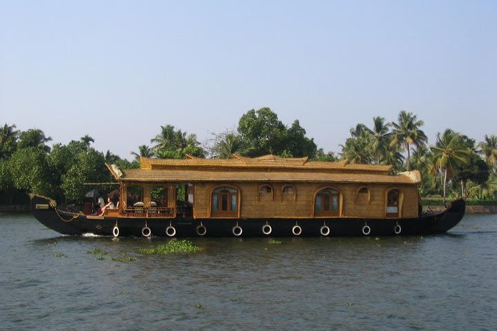 Private Backwater Houseboat Day Cruise in Alleppey with Lunch image