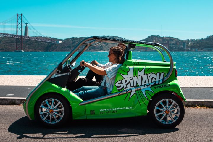 1-Hour Tour of Alfama or New Lisbon image