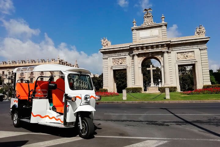 Valencia Sailing Trip and Tuk Tuk Guided Tour image