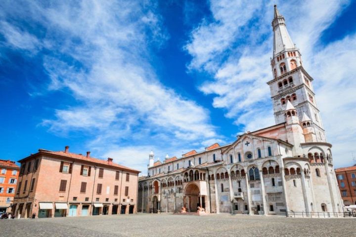 Modena Private Walking Tour image