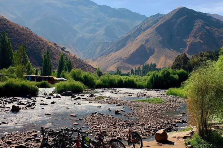 Tour en Bicicleta por el Cajón del Maipo: Explora a tu Ritmo image
