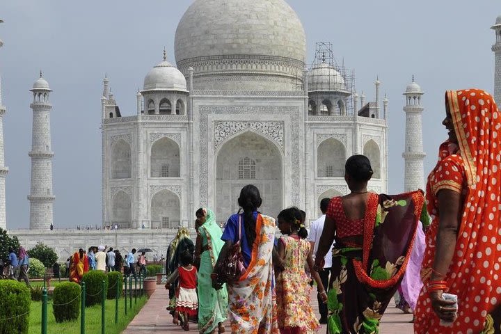 Weekend tour to India 2 Nights 3 Days image