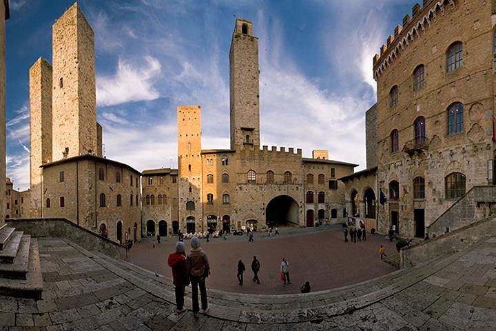 Private Siena to Florence Chianti and San Gimignano Transfer Tour image