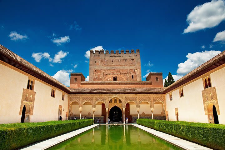 Alhambra and Generalife Small Group Guided Tour with Skip the Line Tickets image