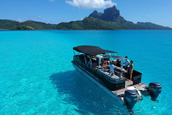 Toa Boat Bora Bora Moana Lagoon tour experience and Entertainer Bar Boat image