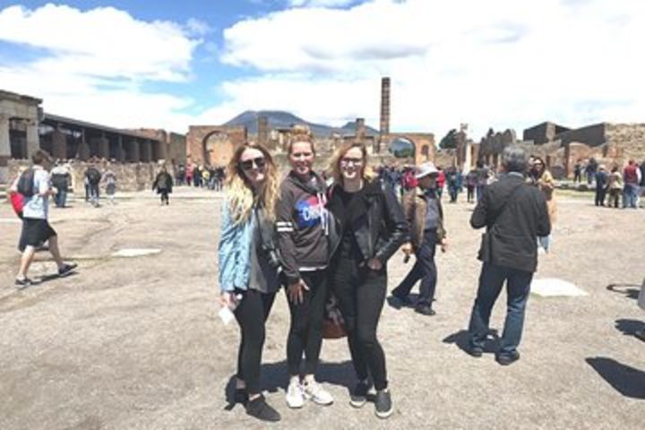 Pompeii Full-day Tour Including all Highlights and Newly Opened Houses image