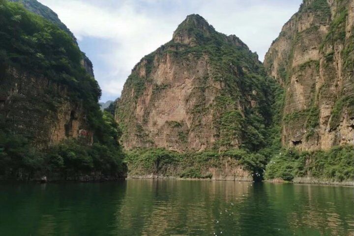 Beijing Outdoor Longqing Gorge and Ding tomb One day Private tour  image
