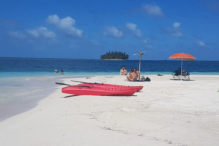 San Blas Islands Full-Day Snorkeling and Kayak Tour image