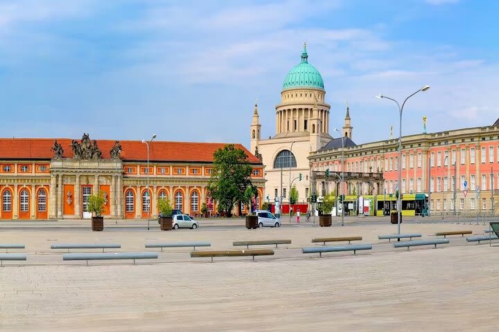Potsdam Spaziergang mit Palasteintritt image