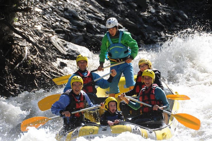 Rafting in Llavorsi-Sort Rapids in Catalonia image