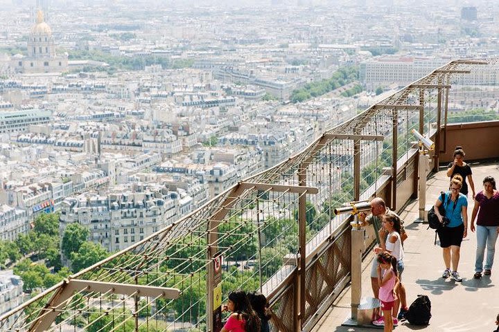 Day Bike Tour with Eiffel Tower Ticket and River Cruise image