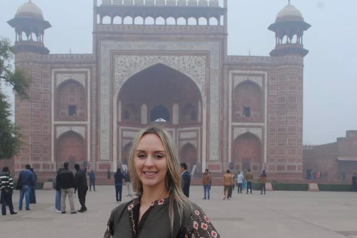 Charismatic Tour from Agra to Jaipur image