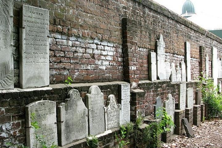 Colonial Park Cemetery Segway and Walking Tour of Savannah image