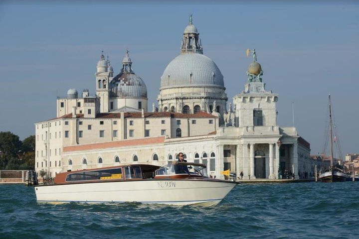 Private Arrival Transfer: Venice Train or Bus Stations to Venice Hotels image