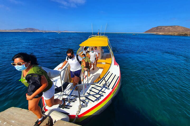 Isla de Lobos Water Taxi from Fuerteventura image