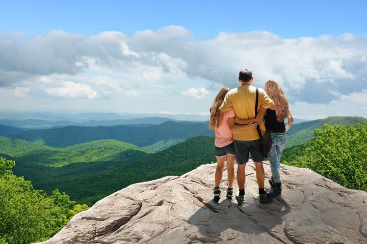 Waterfalls and Blue Ridge Parkway Hiking Tour image