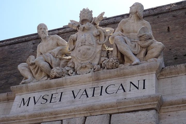 Private Tour of Colosseum and Vatican Museums in 1 day with car + Lunch image