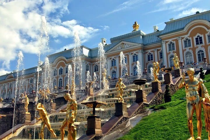 Parks and gardens of Saint-Petersburg (5 day tour) image