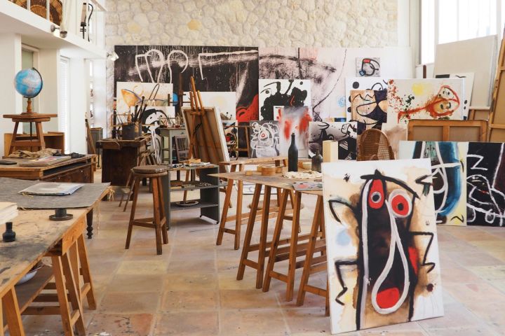 Joan Miró Museum & Gardens Tour image