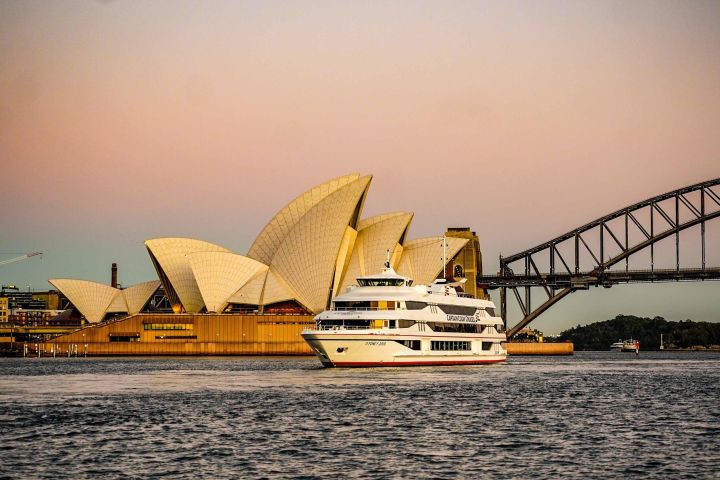Sydney Harbour Sunset Dinner Cruise image
