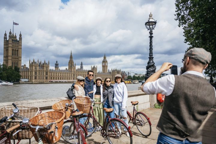 Private Landmarks & Gems: Royal London Bike Tour image