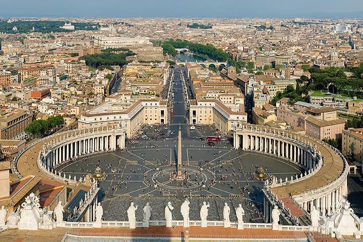 Vatican museum and Sistine chapel skip the line self guided audio tour image