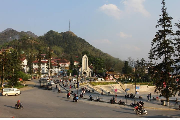 2 Days - 1 Night Bac Ha Market (overnight In Hotel - Depart On Only Saturday) image