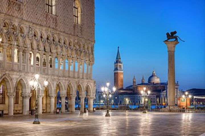 Walking Tour of Venice with Mini Cruise image